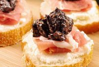 Sweet Fig Crostini with Prosciutto and Ricotta