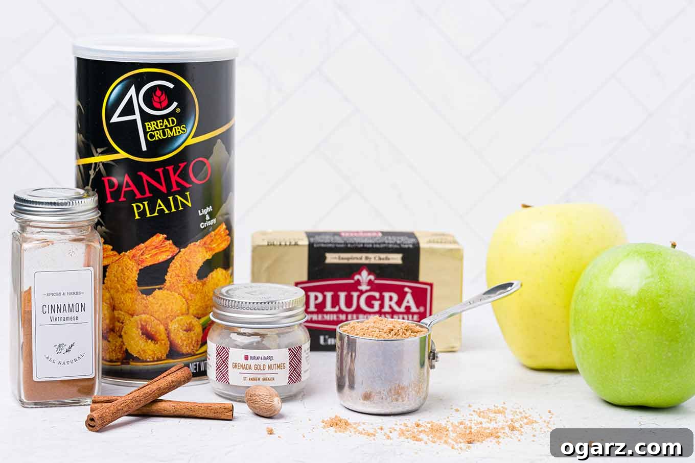 Golden Spiced Apple Bake 3 Key ingredients for a classic Apple Brown Betty recipe: Panko breadcrumbs, warm cinnamon, aromatic nutmeg, rich brown sugar, creamy butter, and crisp baking apples.