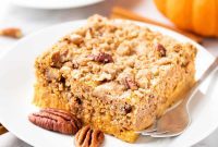 Spiced Pumpkin Crumble Cake