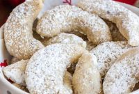 Melt-in-Your-Mouth German Vanilla Crescents