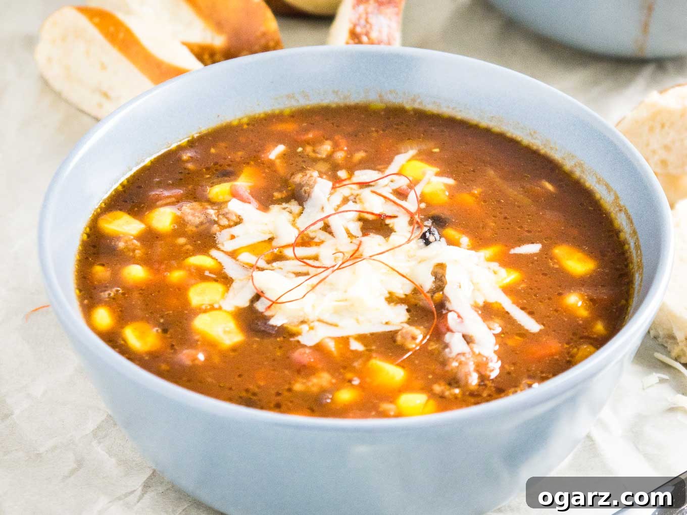 Beer Chili con Carne is my husband's favorite dish to make when his friends come over! A hearty meal made with beer that is sure to be a crowd-pleaser.